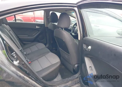 2015 Kia Forte Lx z USA, uszkodzony, nr VIN KNAFX4A67F5404535